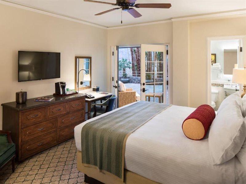 The Inn At Indian Village Exterior foto A guest room at the Hotel del Coronado